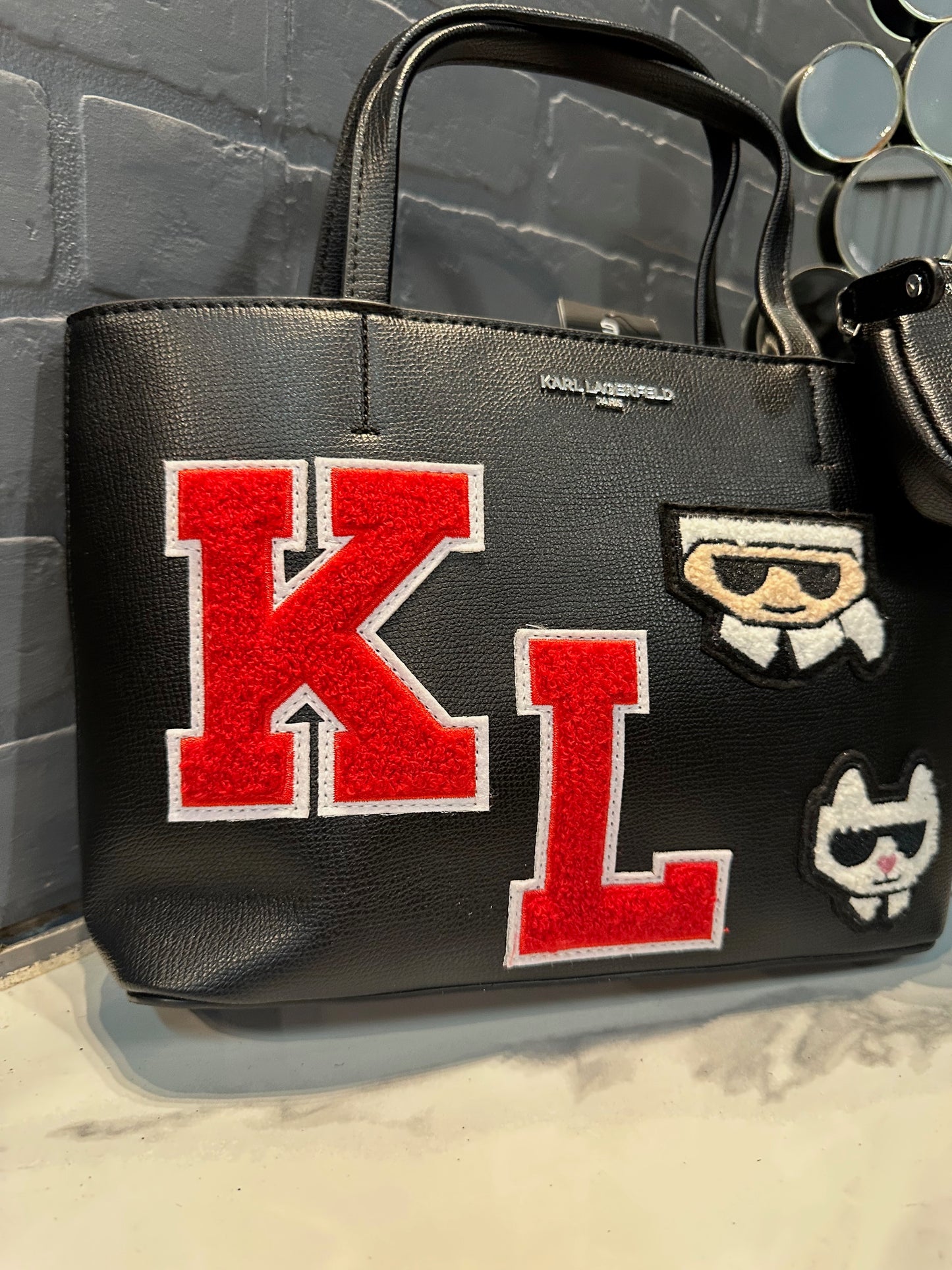 Bolso Karl Lagerfeld Letras Rojas KL