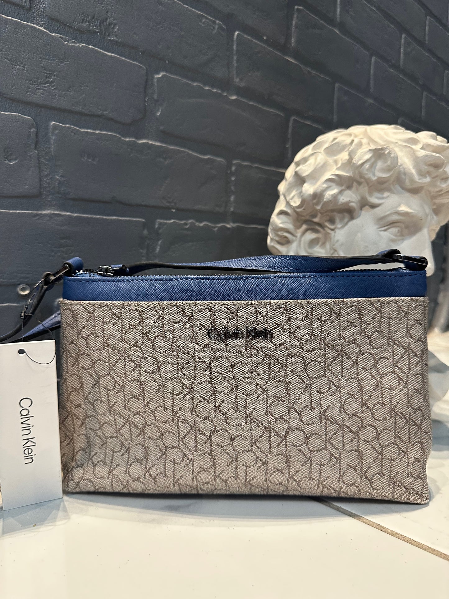 Bolso Calvin Klein monograma