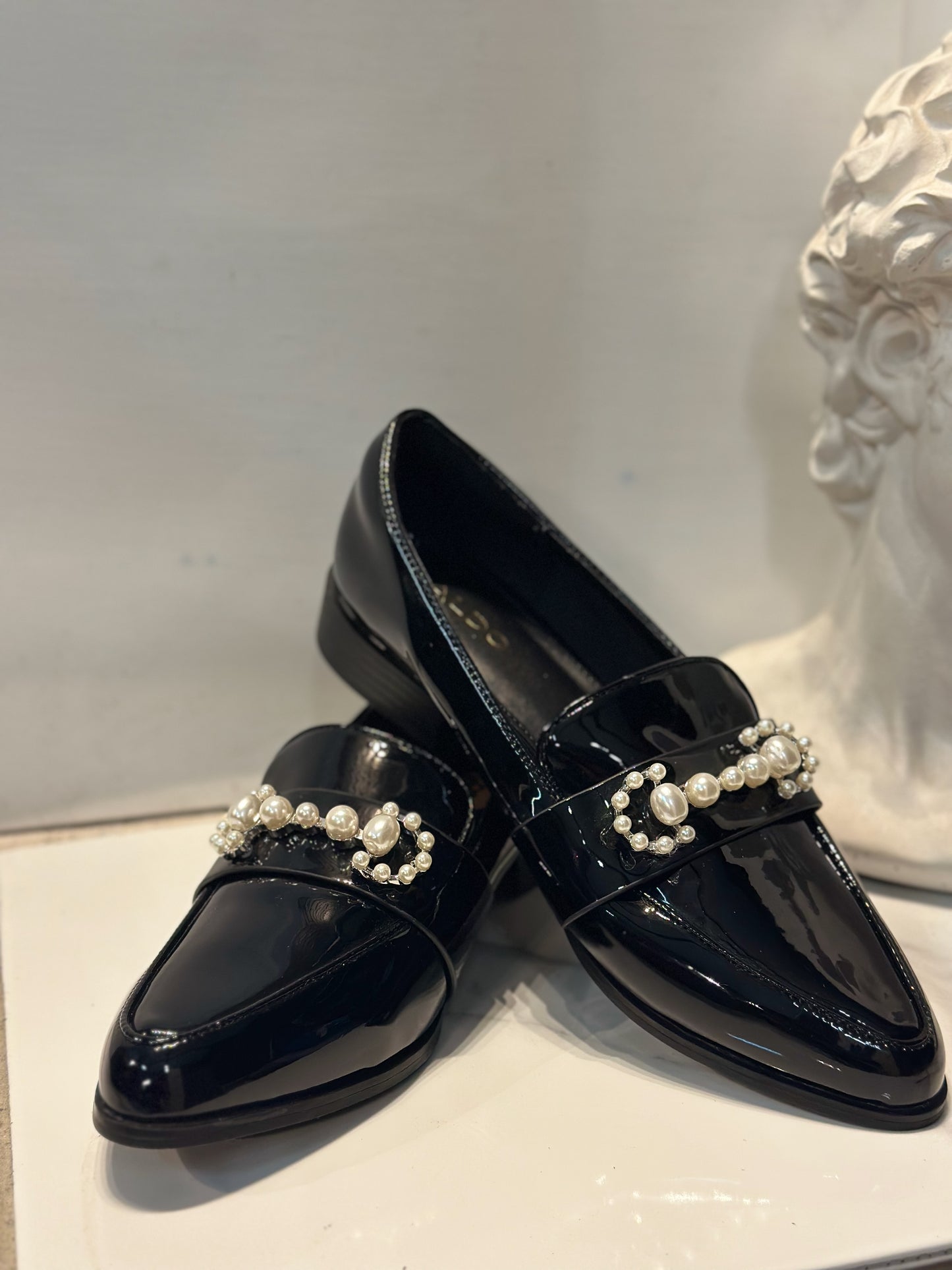 Zapatos charol negro Aldo