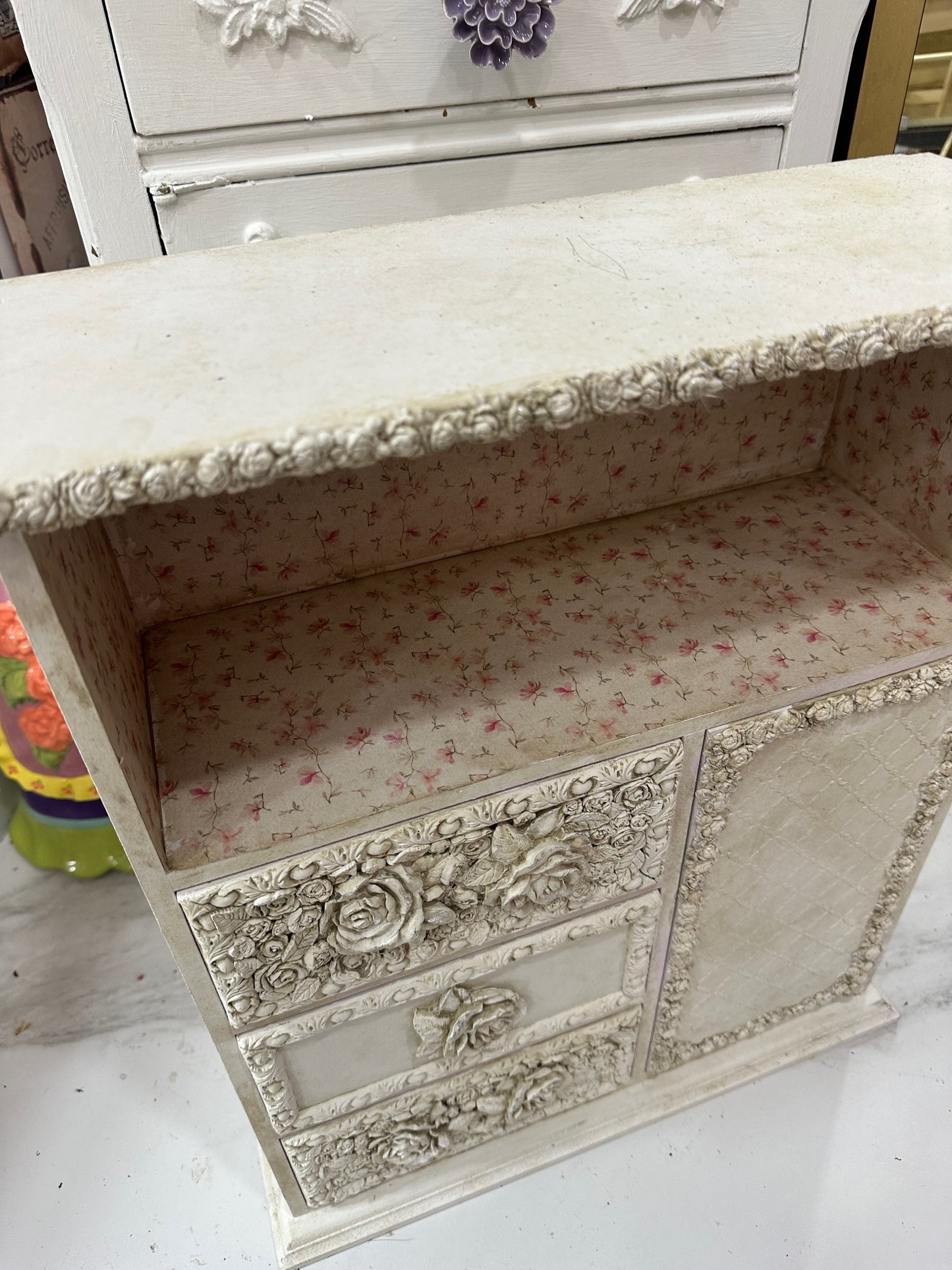 Mueble vintage con cajonera pequeño