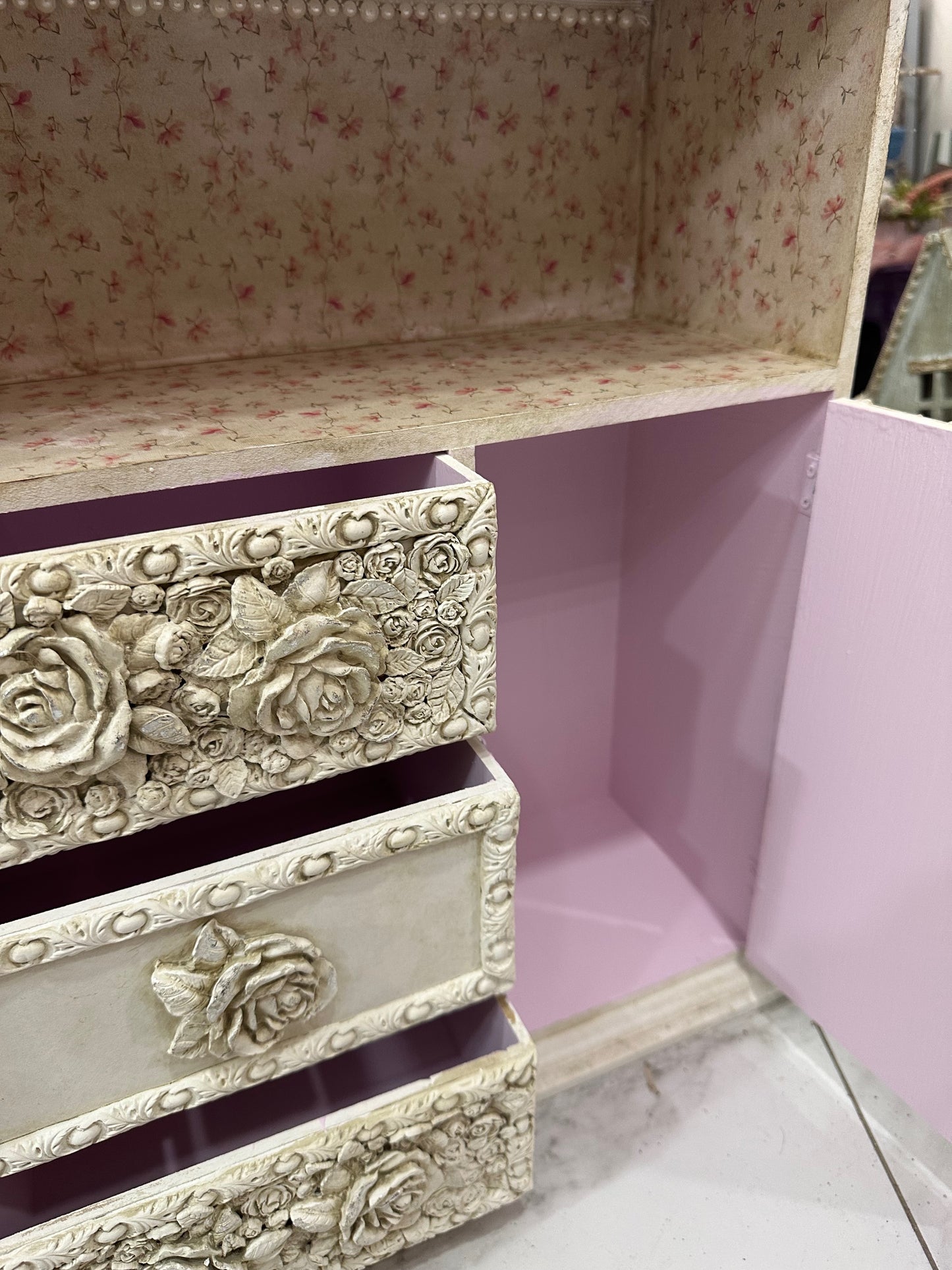 Mueble vintage con cajonera pequeño