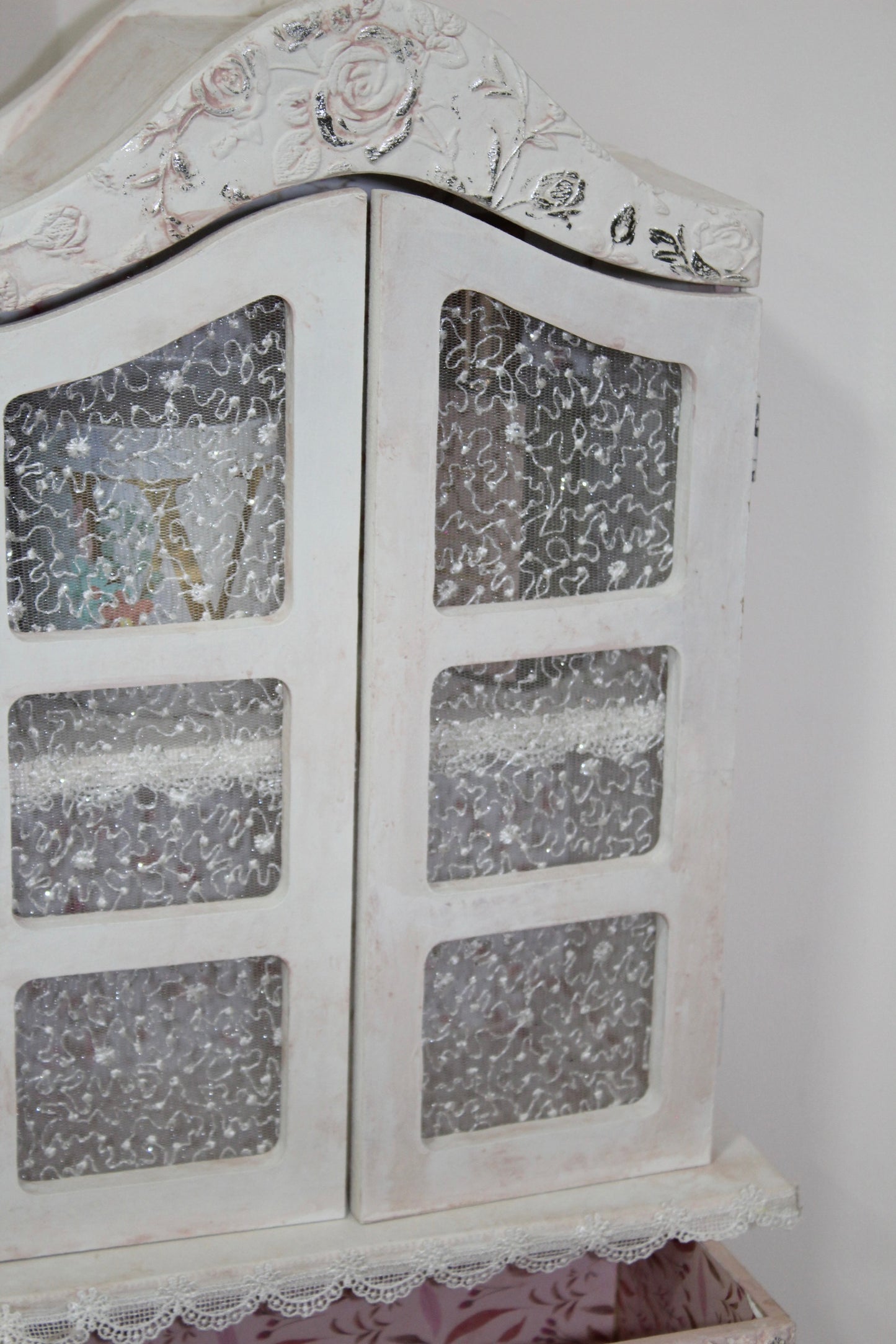 Precio roperito  vintage de puertas chico