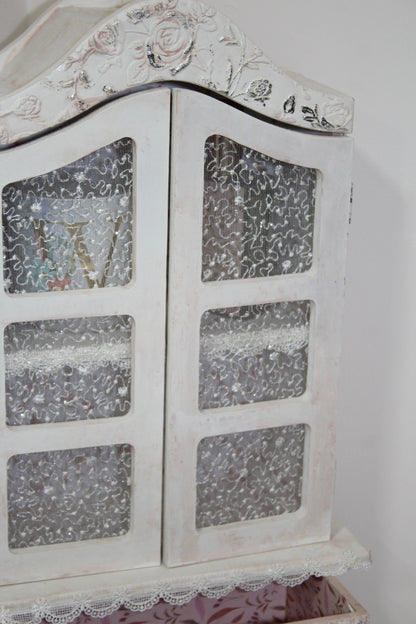 Precio roperito  vintage de puertas chico