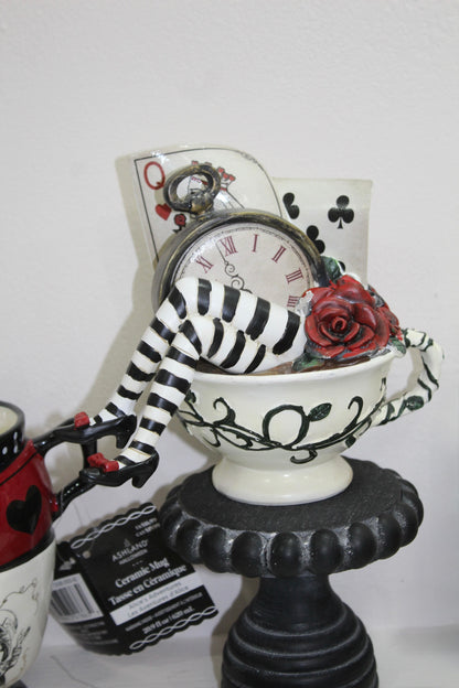 Taza decorativa Alicia en el País de las Maravillas