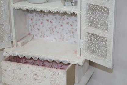 Precio roperito  vintage de puertas chico