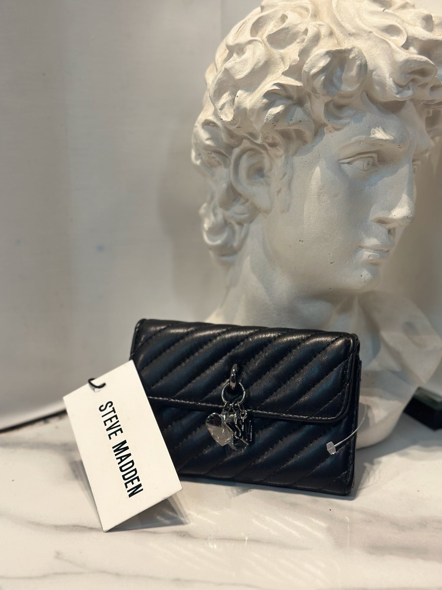 Cartera negra Steve Madden