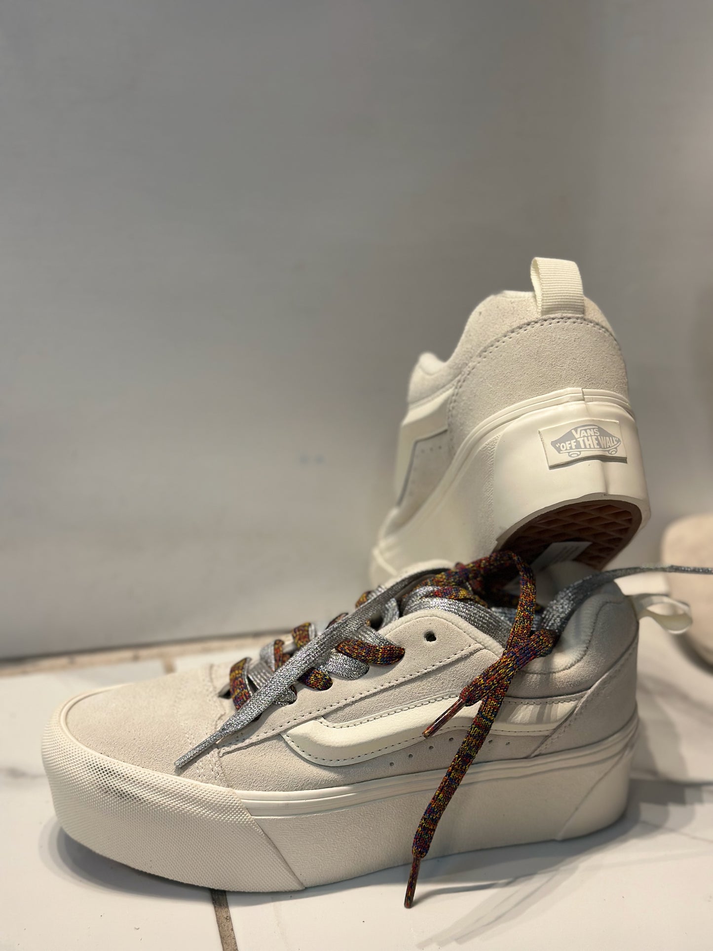 Tenis Vans Plataforma Gris