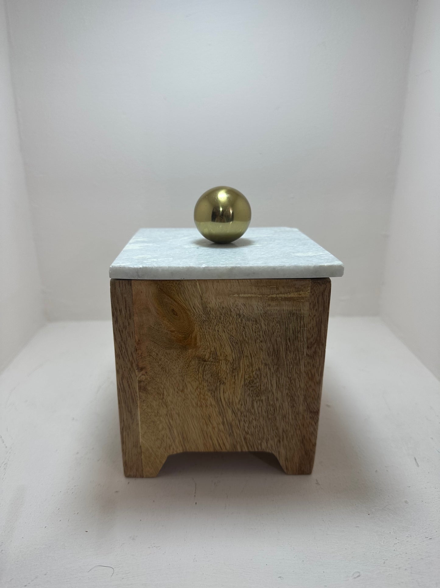 Caja decorativa bola dorada