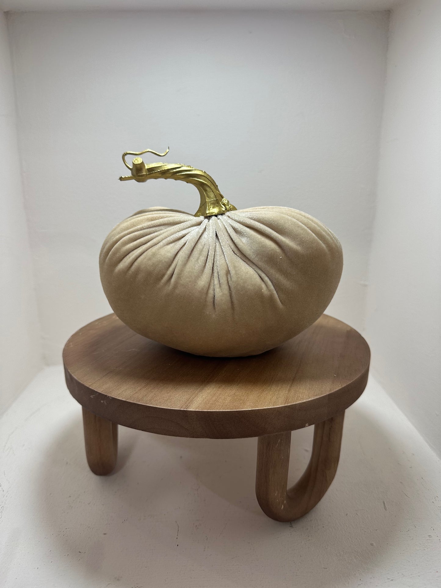 Cojín decorativo calabaza dorada chica