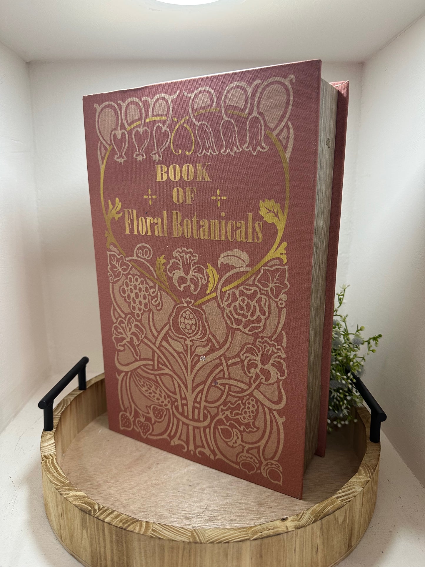 Libro vintage  decorativo  madera grande