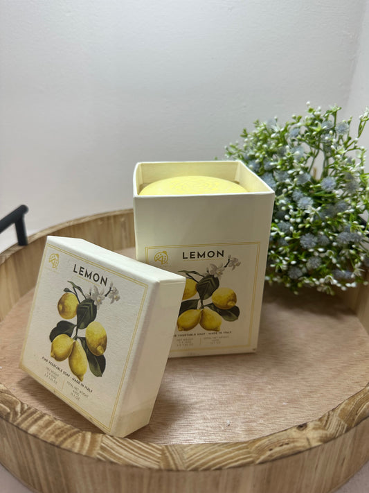 Caja con 3 jabones con aroma a limón