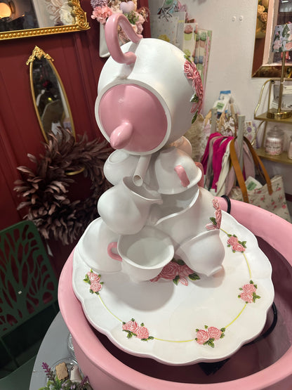 fuente de tetera y tazas estilo shabby