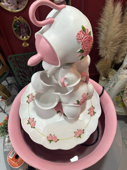 fuente de tetera y tazas estilo shabby