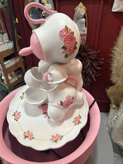 fuente de tetera y tazas estilo shabby