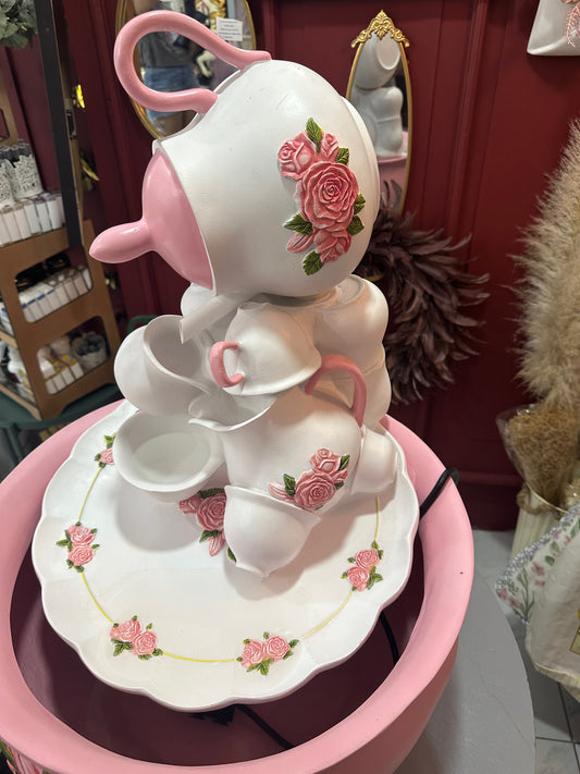 fuente de tetera y tazas estilo shabby