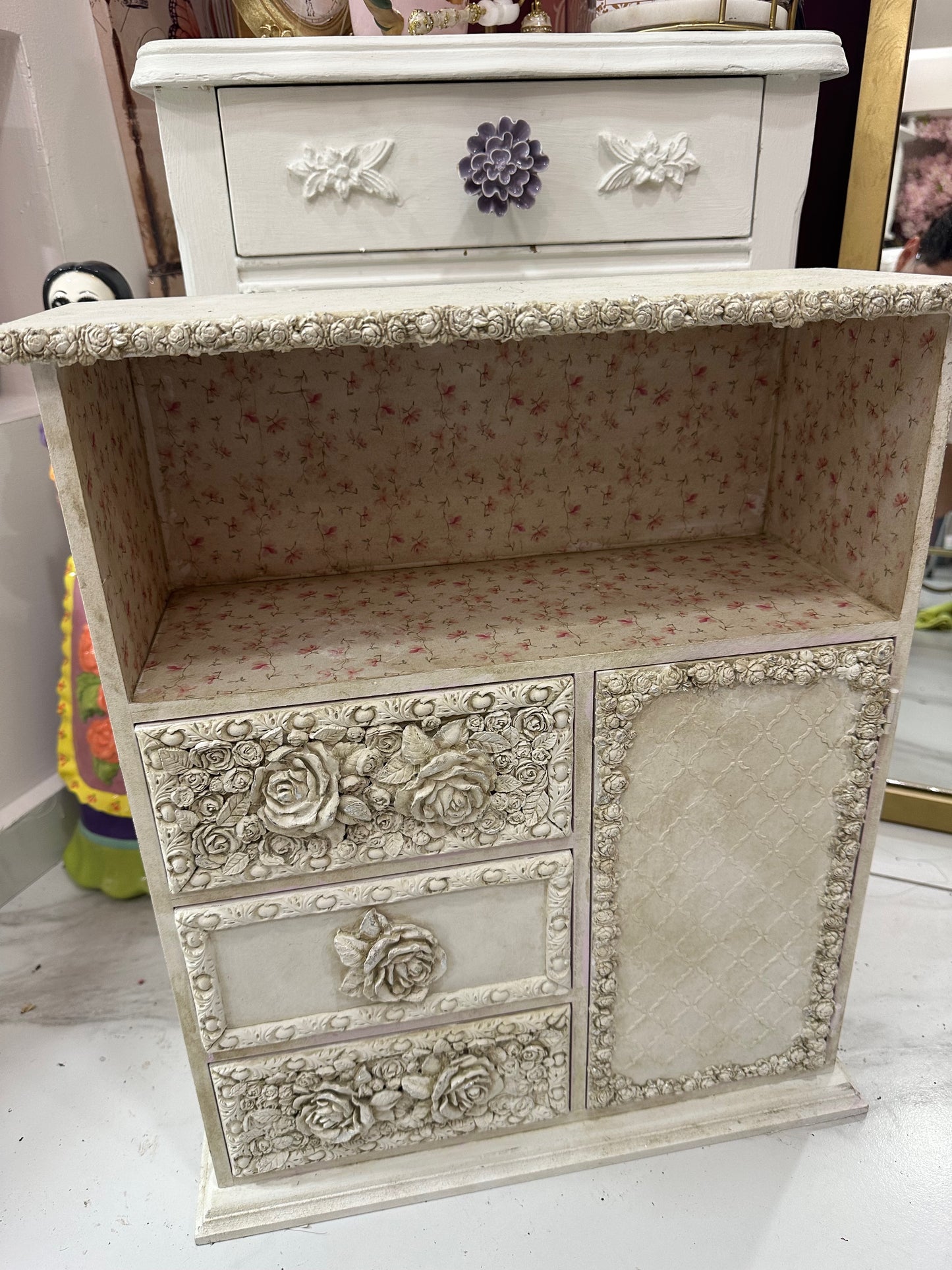 Mueble vintage con cajonera pequeño